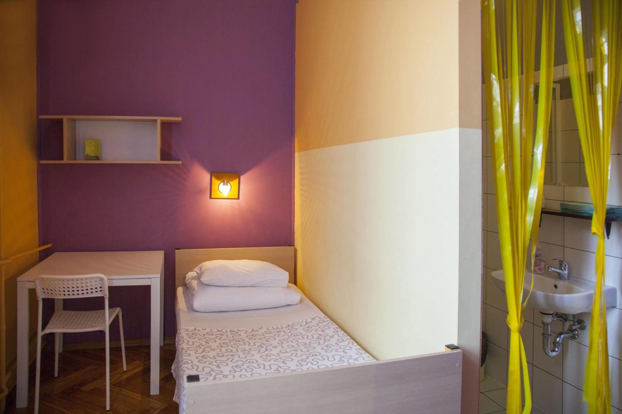 City Hostel Краков Экстерьер фото